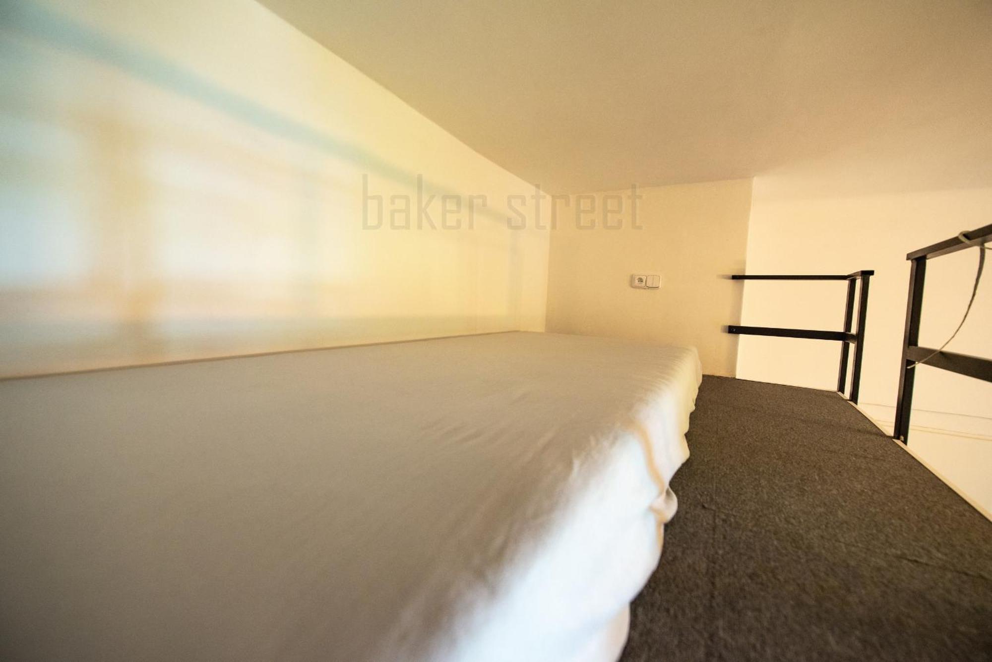 Apartment Storey Close To Metro Palmovka Prag